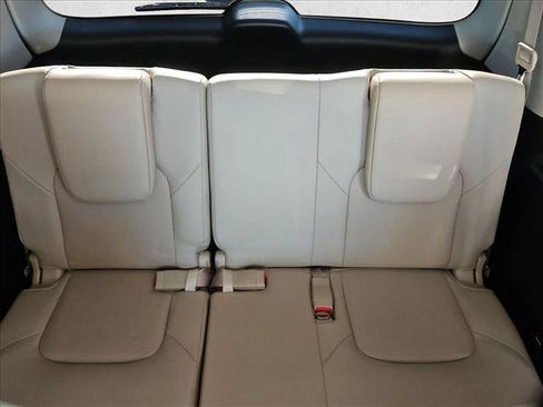 Used 2022 Nissan Armada Platinum w/ Captain's Chairs Package RWD image 22