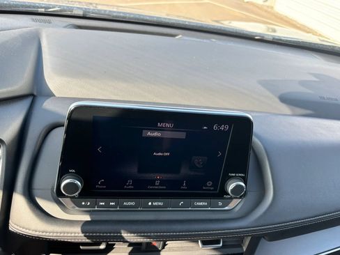 Used 2025 Nissan Rogue SV AWD/4WD image 11