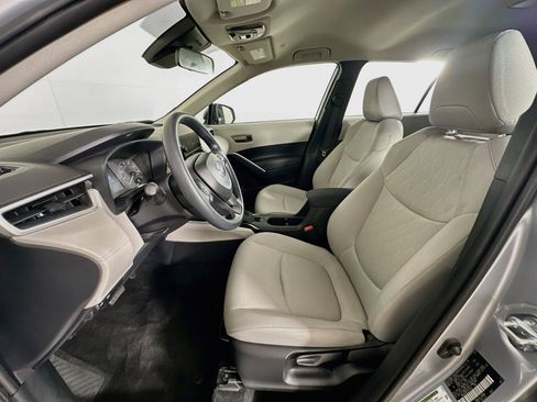 Used 2025 Toyota Corolla Cross L FWD image 13