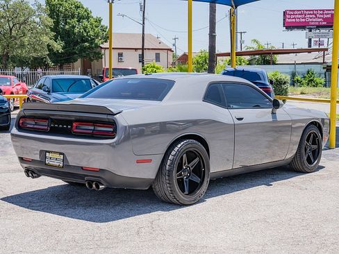 Used 2019 Dodge Challenger SXT w/ Blacktop Package RWD image 5