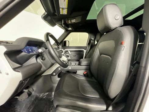 Used 2022 Land Rover Defender 110 X-Dynamic SE image 16