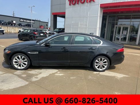 Used 2017 Jaguar XF Premium AWD/4WD image 9