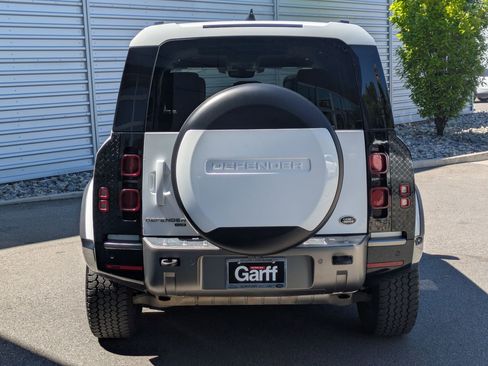 Certified 2022 Land Rover Defender 110 X-Dynamic HSE AWD/4WD image 9