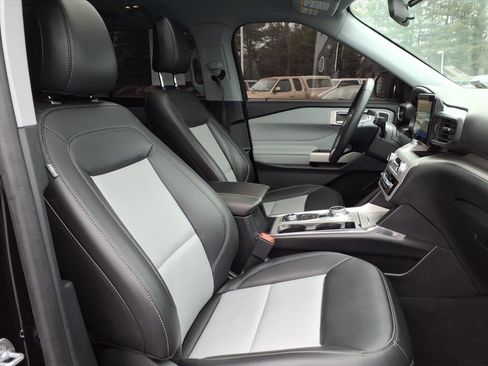 Certified 2024 Ford Explorer XLT w/ Equipment Group 202A image 10
