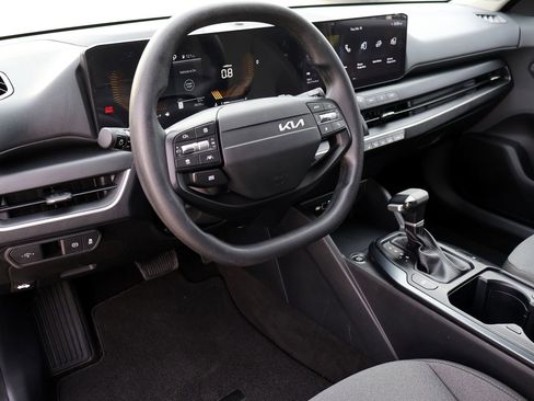 Used 2025 Kia K4 LXS image 21