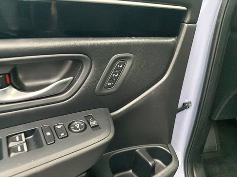 Used 2023 Honda Pilot Touring image 12