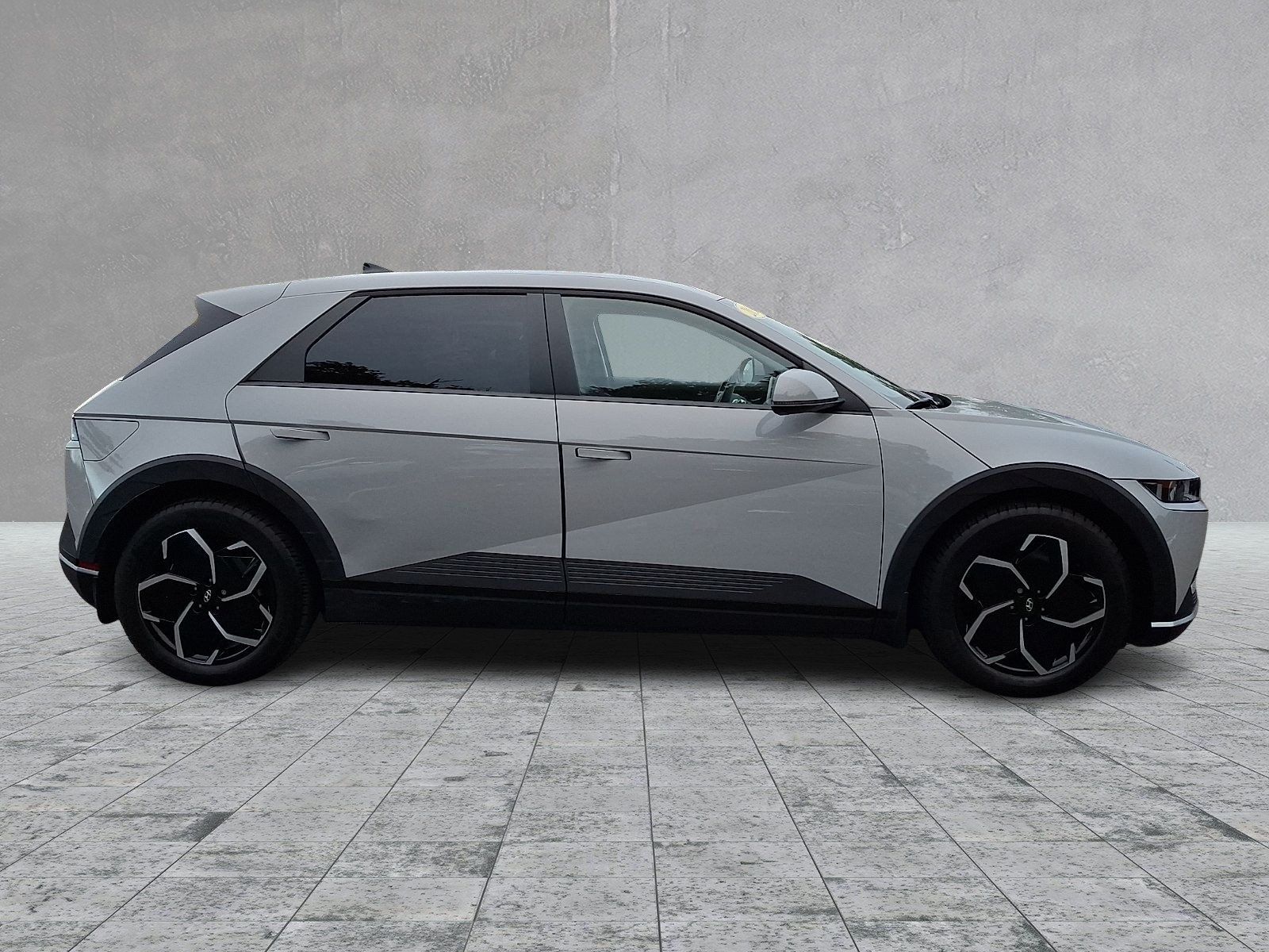 Certified 2024 Hyundai Ioniq 5 SE RWD image 4