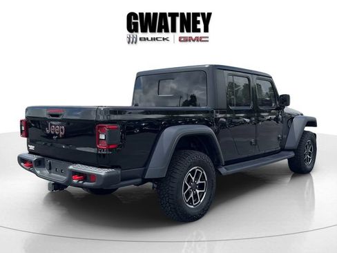 Used 2025 Jeep Gladiator Rubicon w/ Convenience Group AWD/4WD image 5