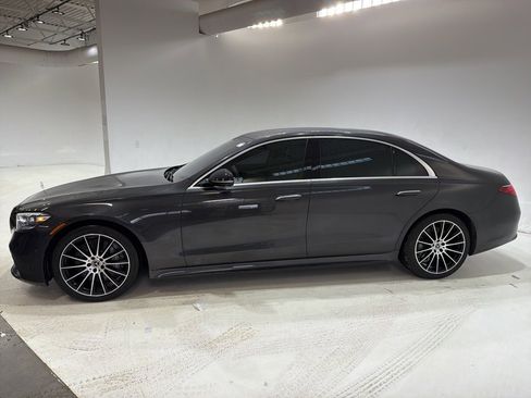 Used 2022 Mercedes-Benz S 500 S 500 image 3