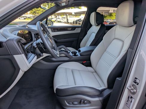 New 2026 Porsche Cayenne E-Hybrid image 5