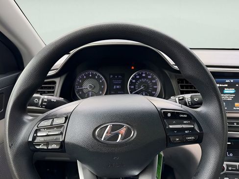 Used 2020 Hyundai Elantra SEL FWD image 19