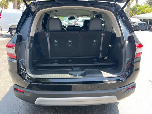 Used 2025 Honda Pilot EX-L image 5