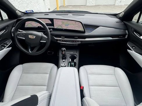 Used 2024 Cadillac XT4 Sport FWD image 12