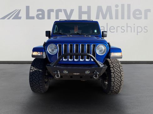 Used 2018 Jeep Wrangler Unlimited Sahara AWD/4WD image 9