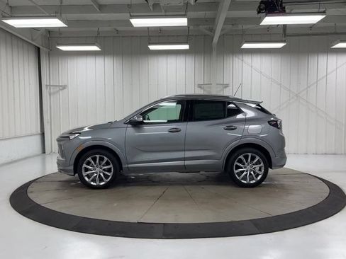 Used 2024 Buick Encore GX Avenir w/ Avenir Convenience Package AWD/4WD image 5