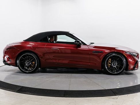 Used 2022 Mercedes-Benz SL 63 AMG 4MATIC w/ AMG Aerodynamic Package image 35