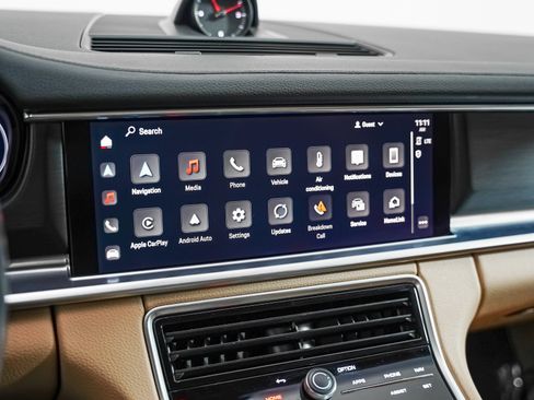 Certified 2023 Porsche Panamera 4 Platinum Edition AWD/4WD image 23