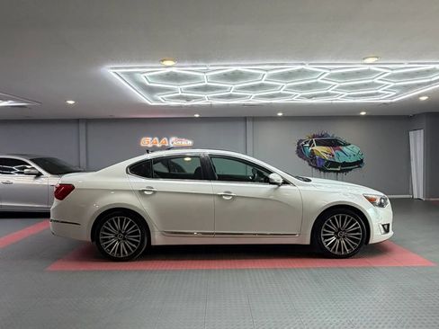 Used 2015 Kia Cadenza Premium w/ Technology Package FWD image 7