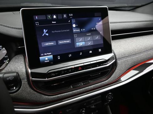 Used 2023 Jeep Compass Latitude image 15