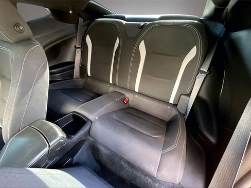 Used 2022 Chevrolet Camaro LT image 21