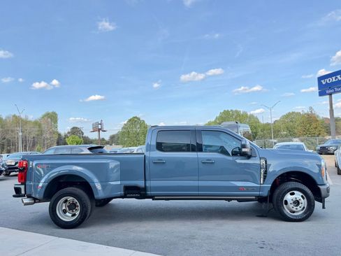 Used 2023 Ford F350 Lariat w/ Tow Technology Package image 6