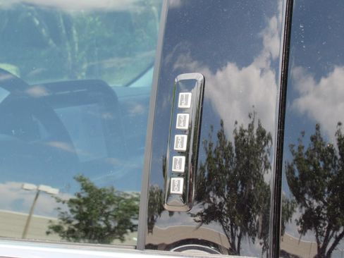 Used 2023 Ford F150 Lariat w/ Trailer Tow Package RWD image 15