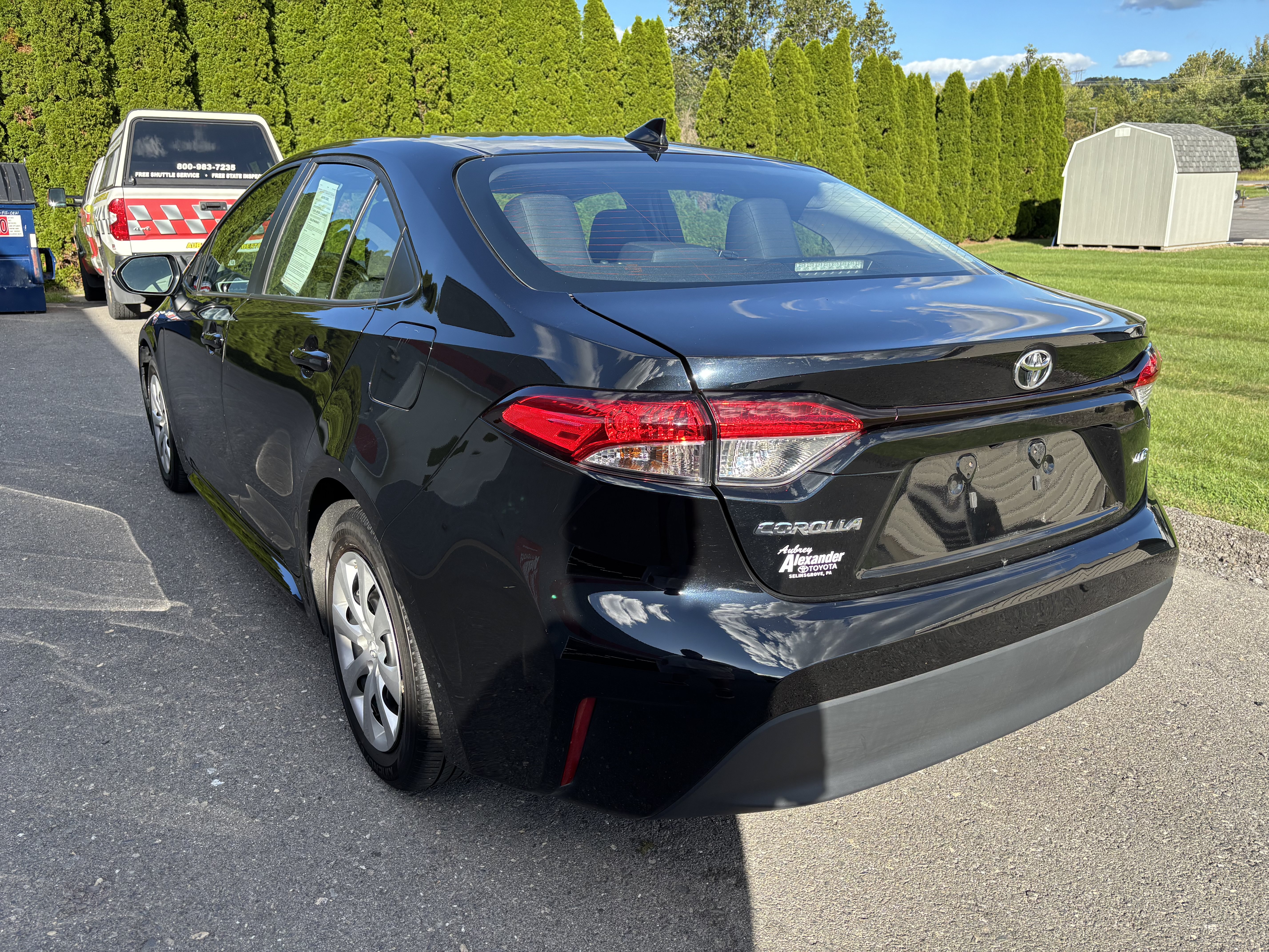 Used 2025 Toyota Corolla LE FWD image 6