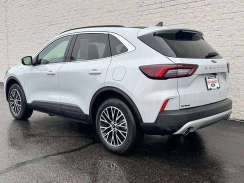 Used 2025 Ford Escape Base w/ PHEV Premium Package image 13
