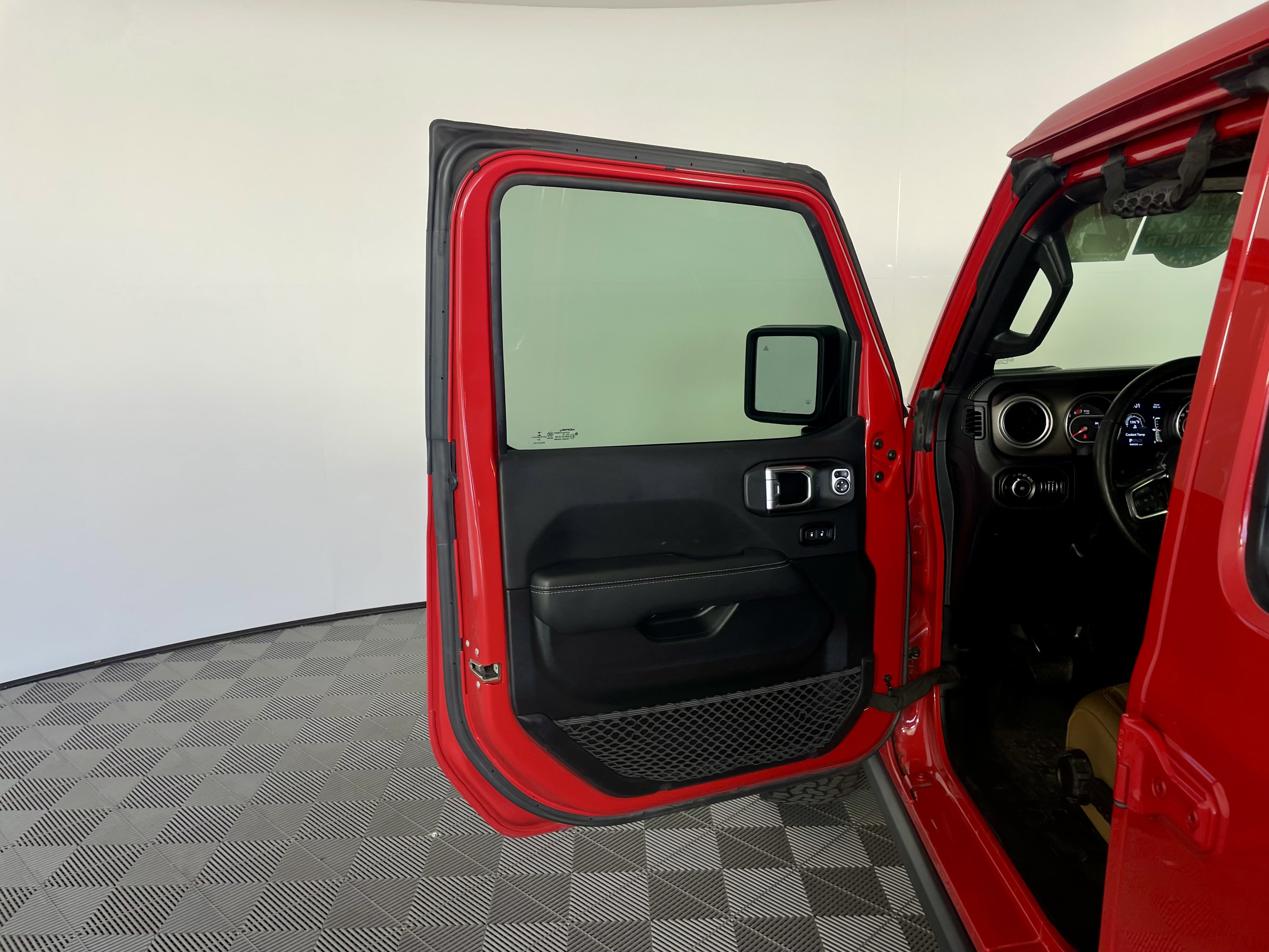 Used 2021 Jeep Wrangler Unlimited Rubicon AWD/4WD image 11