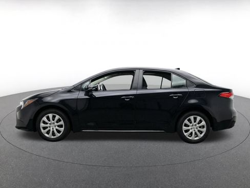 Used 2025 Toyota Corolla LE FWD image 4