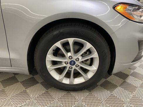 Used 2020 Ford Fusion SE image 10