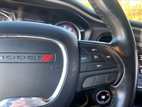 Used 2019 Dodge Challenger SXT image 21