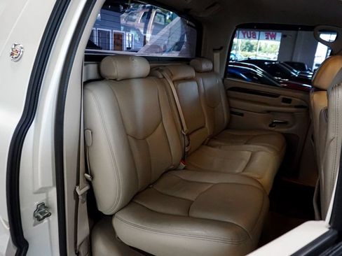 Used 2004 Cadillac Escalade EXT AWD/4WD image 24
