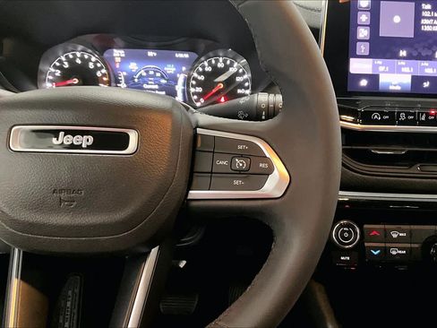Used 2022 Jeep Compass Latitude AWD/4WD image 22