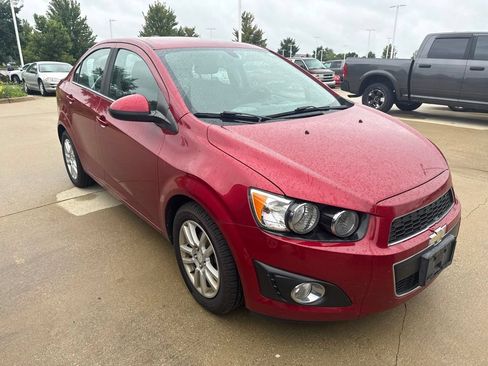 Used 2016 Chevrolet Sonic LT w/ Wheels and Fog Lamp Package FWD image 4