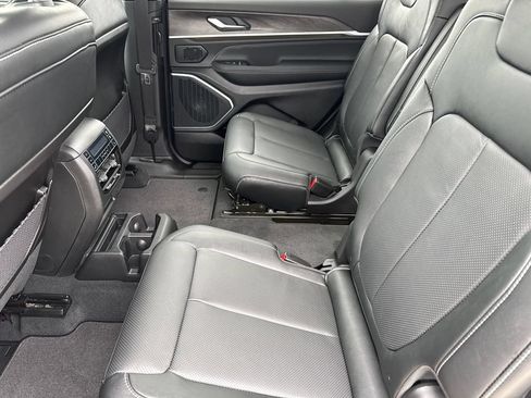 New 2026 Jeep Grand Cherokee L Limited AWD/4WD image 18