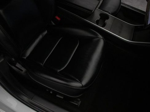 Used 2019 Tesla Model 3 Standard Range Plus image 17