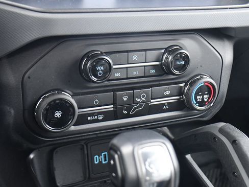 Used 2024 Ford Bronco Big Bend image 27