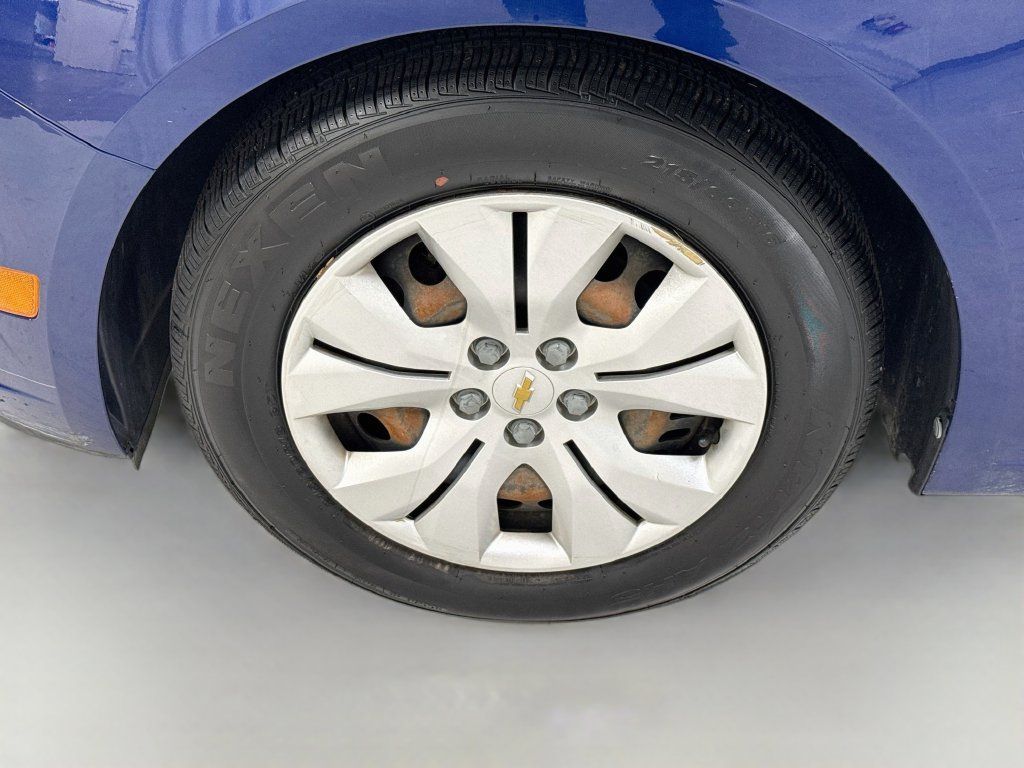 Used 2012 Chevrolet Cruze LS w/ Connectivity Package FWD image 28