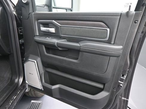 New 2026 RAM 2500 Laramie AWD/4WD image 22
