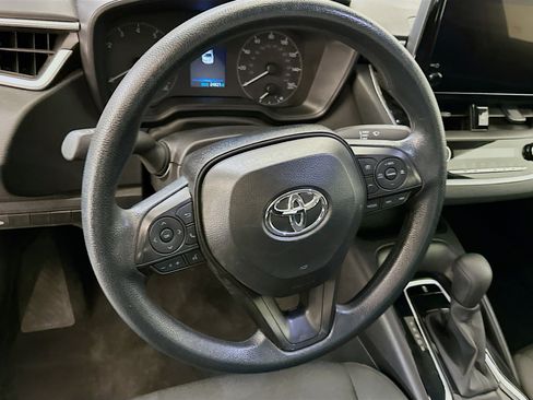 Used 2025 Toyota Corolla LE image 18