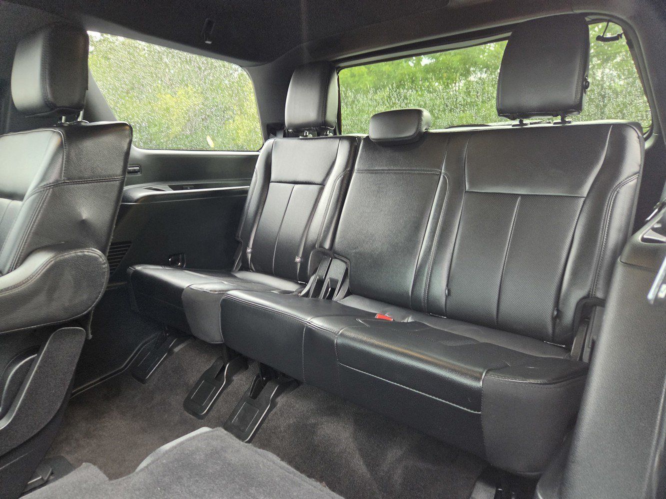 Used 2020 Ford Expedition XLT w/ Equipment Group 202A AWD/4WD image 34