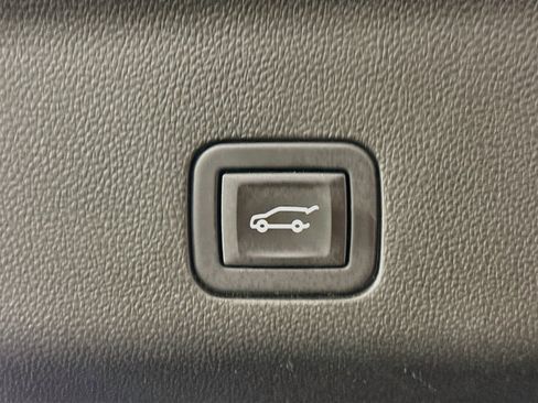 Used 2023 Chevrolet Tahoe High Country AWD/4WD image 30