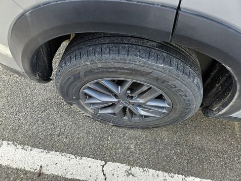 Used 2024 Nissan Rogue S image 9