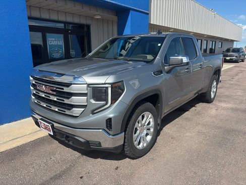 Used 2023 GMC Sierra 1500 SLE w/ Enhanced Capability Package AWD/4WD image 2
