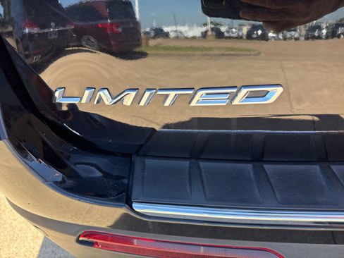 Used 2020 Ford Explorer Limited RWD image 9