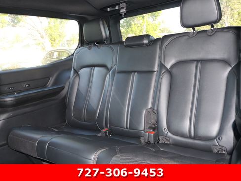 Used 2022 Jeep Wagoneer Series III w/ Premium Group I AWD/4WD image 16