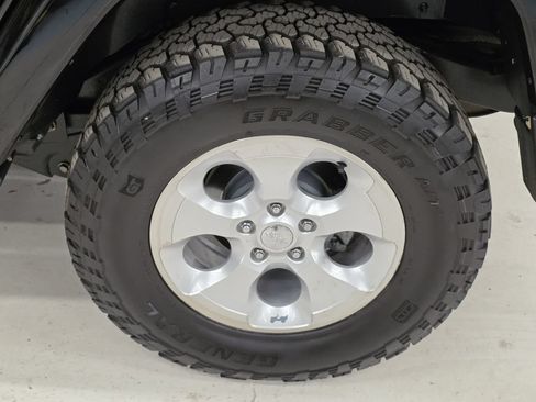 Used 2015 Jeep Wrangler Unlimited Sahara w/ Connectivity Group AWD/4WD image 58