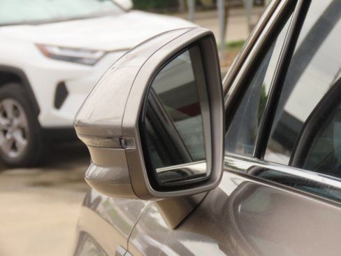 Used 2019 Lincoln Nautilus Reserve FWD image 17