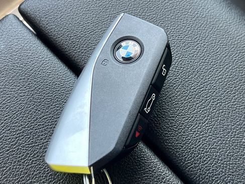 Used 2025 BMW iX xDrive50 w/ Premium Package AWD/4WD image 28